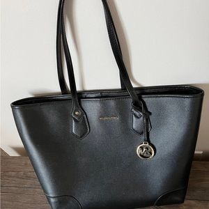 Michael Kors tote